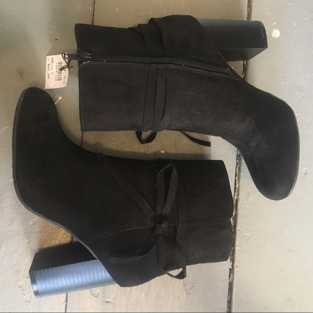 Black booties! ‼️NEVER WORN‼️